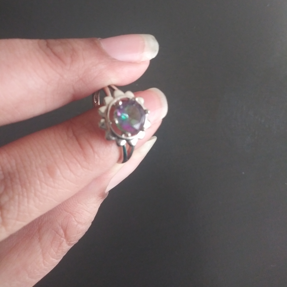 Ring w/ Iridescent Center Stone w/ Flower Setting